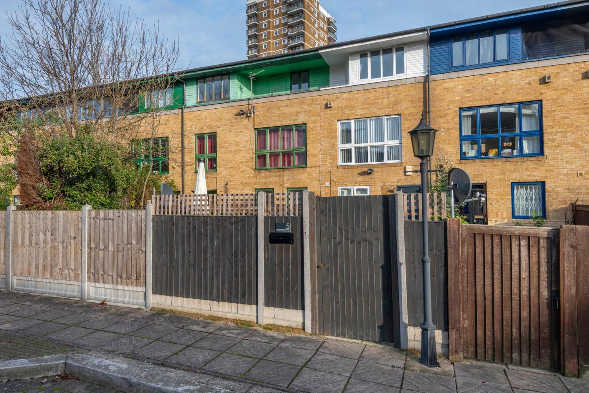 Appartamento 2 Bed Town House With Garden In Hackney, Londra