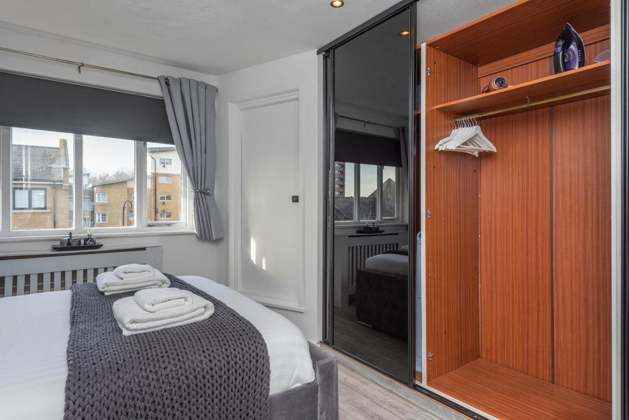2 Bed Town House With Garden In Hackney, * Londra